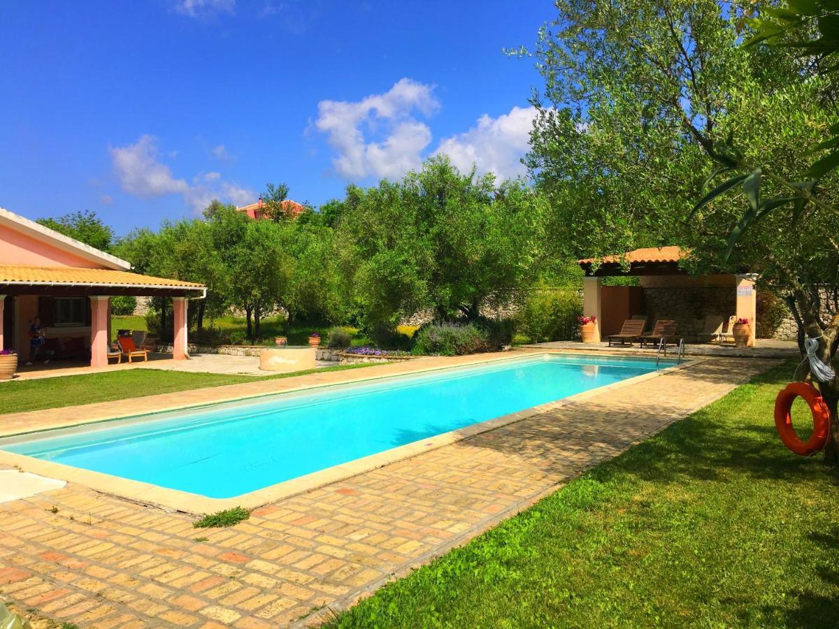 Villa Kleopatra Pouládes 외부 사진